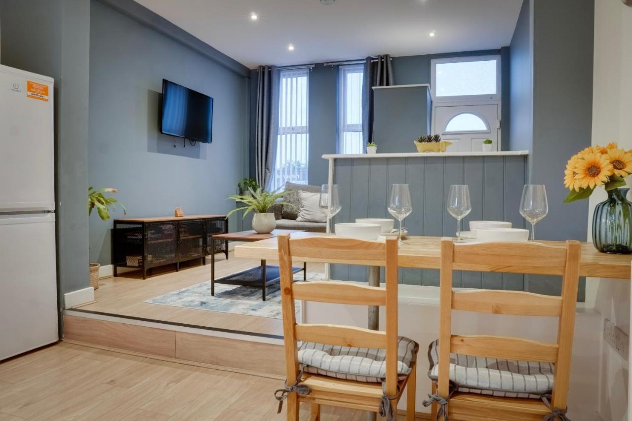 Birkenhead - 2 Bedroom House 외부 사진