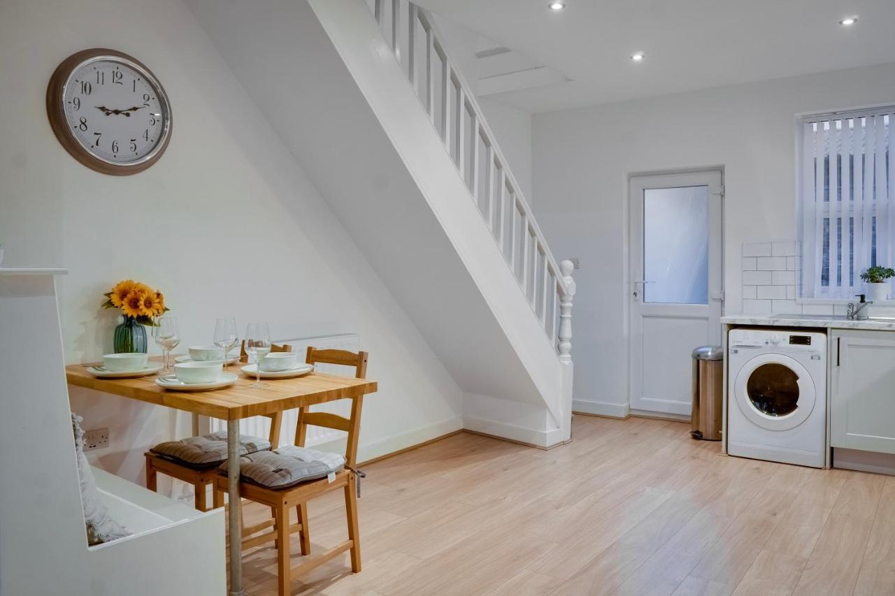 Birkenhead - 2 Bedroom House 외부 사진