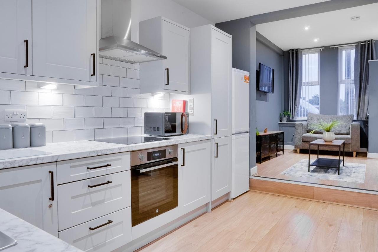 Birkenhead - 2 Bedroom House 외부 사진