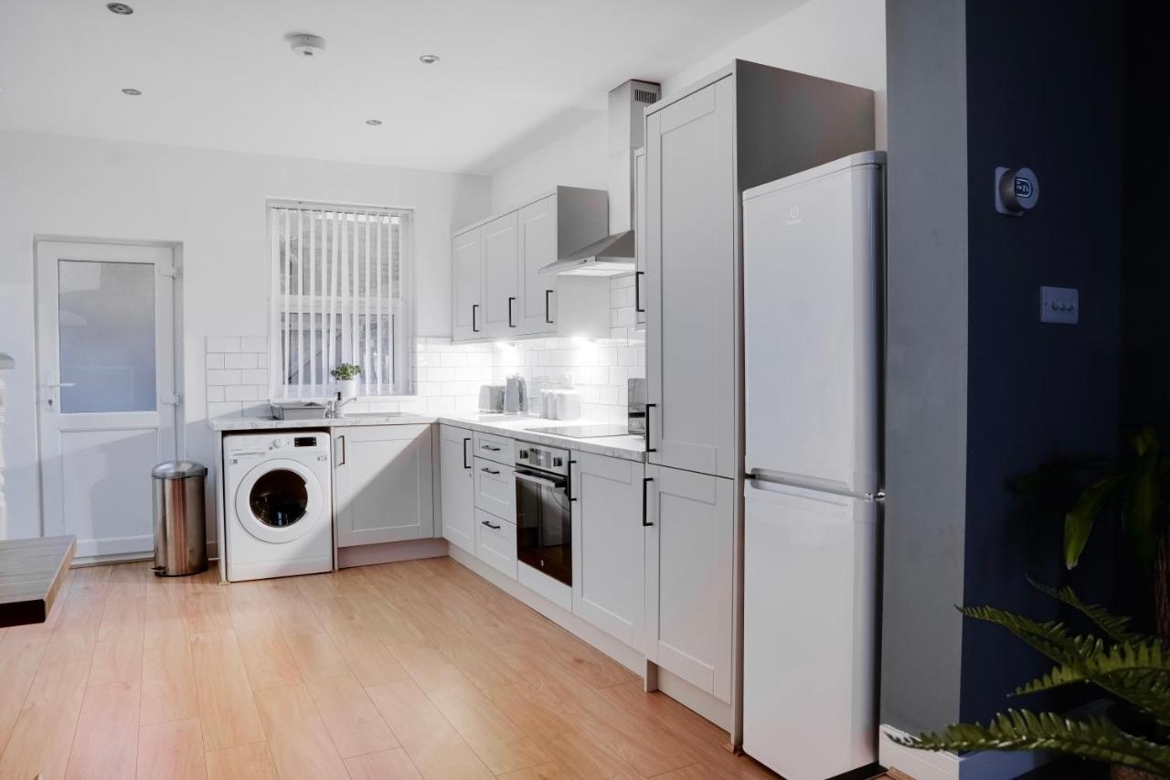 Birkenhead - 2 Bedroom House 외부 사진